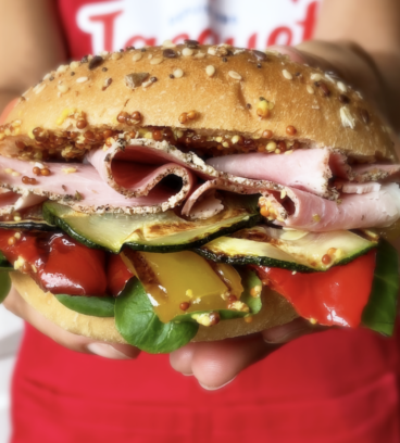 Burger au jambon blanc et légumes grillés