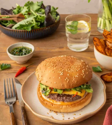 Burger steak, cheddar, avocat et sauce chimichurri